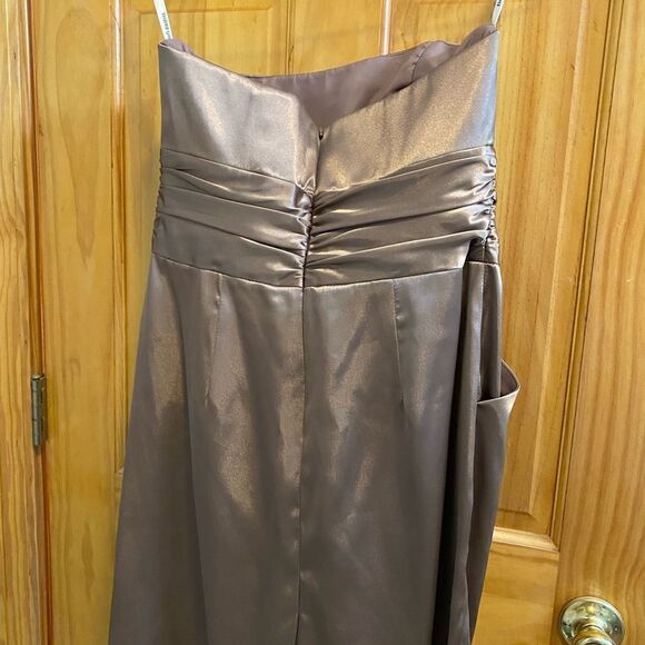 David’s Bridal size 10 short bridesmaids dress beautiful mushroom brown color - Picture 6 of 8